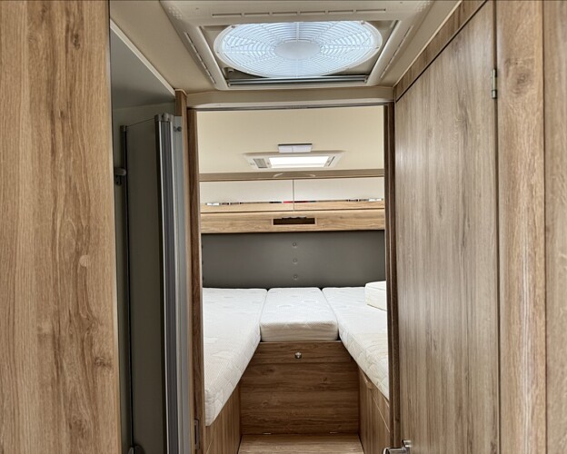 Eura Mobil, PROFILA RS 720ES