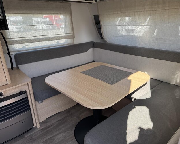 LMC, Tandero 510E  obytný přívěs