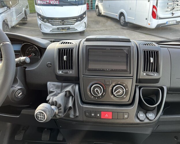 Carado, 2,2 T338 HDi obytný automobil