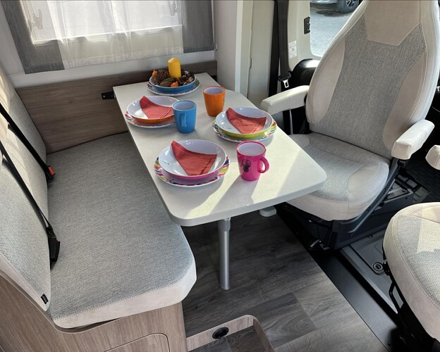 Carado, 2,2 T338 HDi obytný automobil