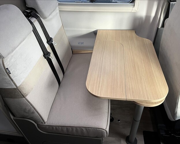 LMC, INNOVAN 592 TDCi obytný automobil
