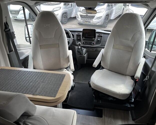 LMC, 2,0 Innovan 590 TDCi obytný automobil