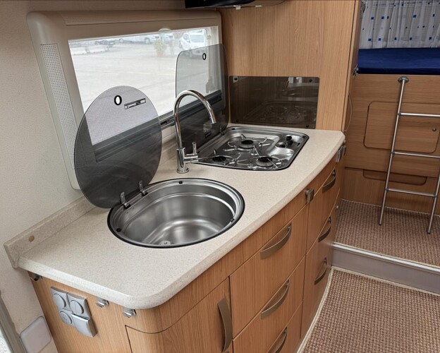 Adria, 2,5 Vision 707SG Dci obytný automobil