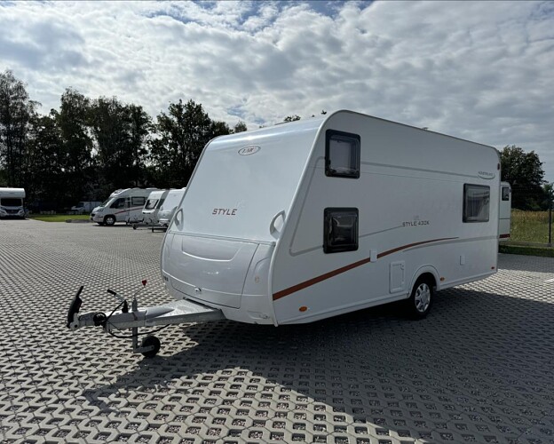 LMC, STYLE LIFT 430K  obytný přívěs
