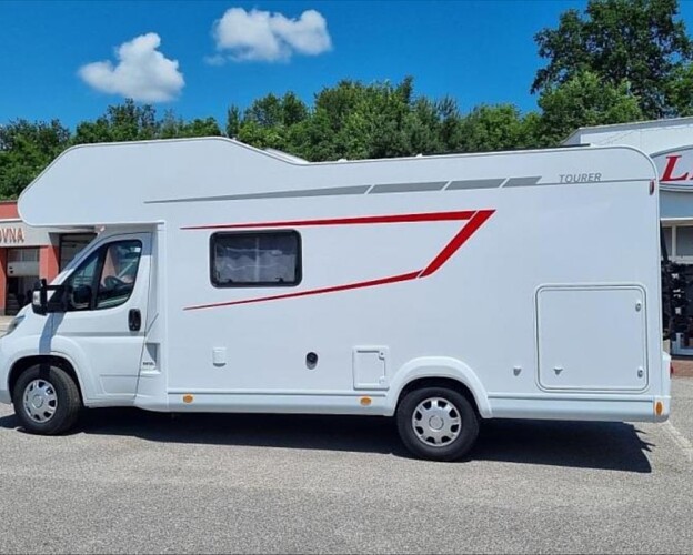 LMC, 2,2 A690 MJTD obytný automobil